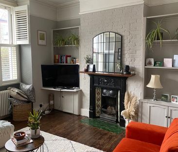 2 Bed Flat, Byton Road, SW17 - Photo 1