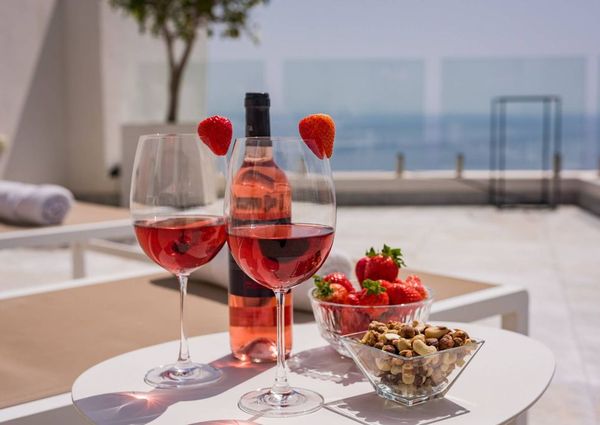 Luxury Villa for rent in Marbella Del Este, Andalusia