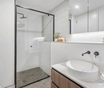 Large 2 Bedroom Apartments with Uninterrupted City Views - Photo 5