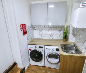 Ironmarket, Newcastle Under Lyme - Photo 6