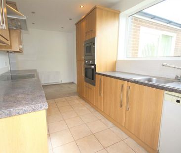 3 bedroom semi-detached house to rent - Photo 5