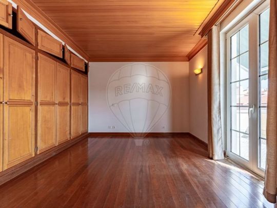 2 room luxury Apartment for rent in Cascais, Portugal - Photo 1