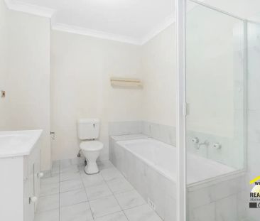 “"Neat Riverpark Unit"” - Photo 3