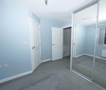 2 bedroom end of terrace house to rent - Photo 3