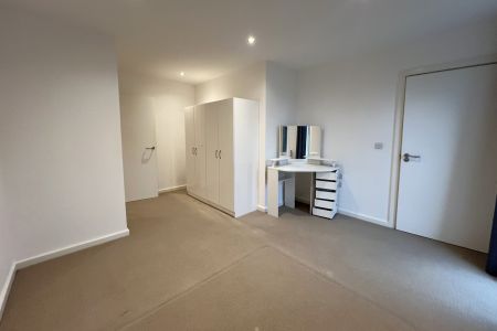 Garfield Road, Addlestone - 2 bedrooms Property for lettings - Seymours - Photo 2