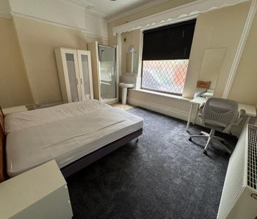 5 bedroom house of multiple occupation to rent - Photo 6