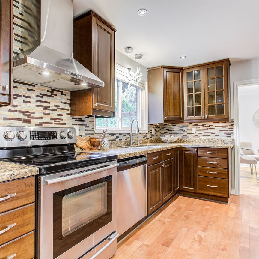 For Lease - 18 Arran Crescent Unit# Main Unit, Toronto, Ontario - Photo 1