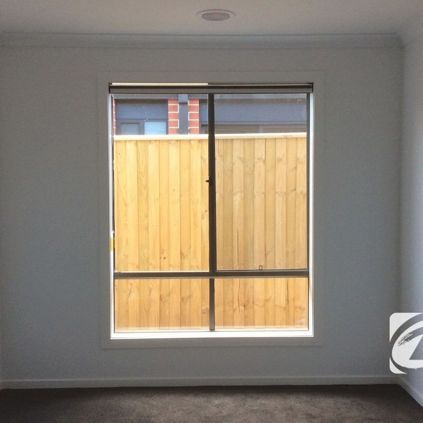 PERFECT FAMILY HOME IN PRIME LOCATION - Photo 1