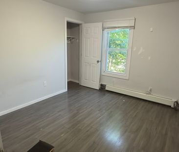 For Lease - 108 Queenston Street Unit# 2, St. Catharines, Ontario - Photo 4