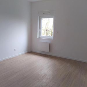 MAISON DE PLAIN PIED ENTIEREMENT RENOVEE - Photo 3