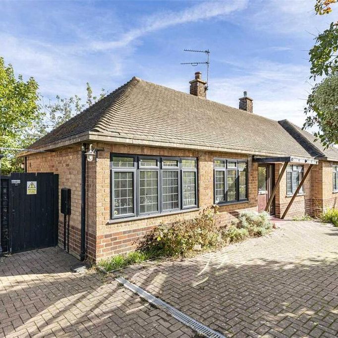 3 bedroom bungalow to rent - Photo 1