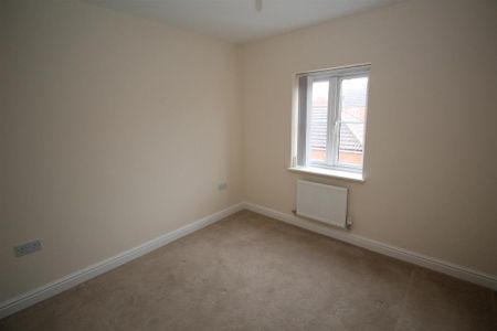 4 bedroom detached house to rent - Photo 4