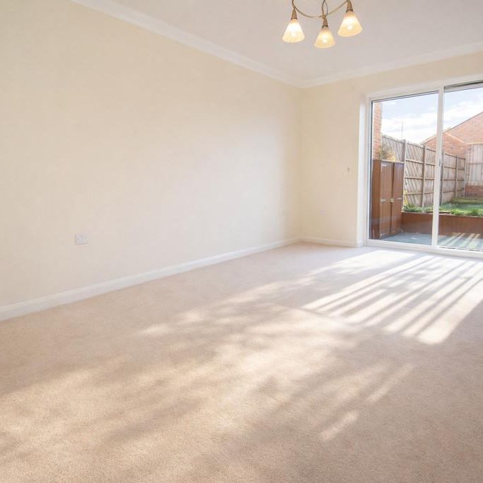 3 bedroom semi-detached house to rent - Photo 1