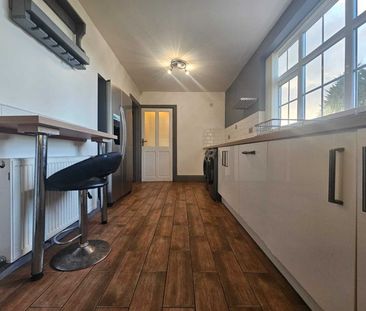 Acacia Avenue, Birmingham - Photo 2