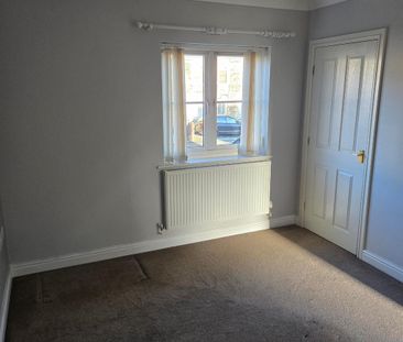 2 bedroom semi-detached house to rent - Photo 5