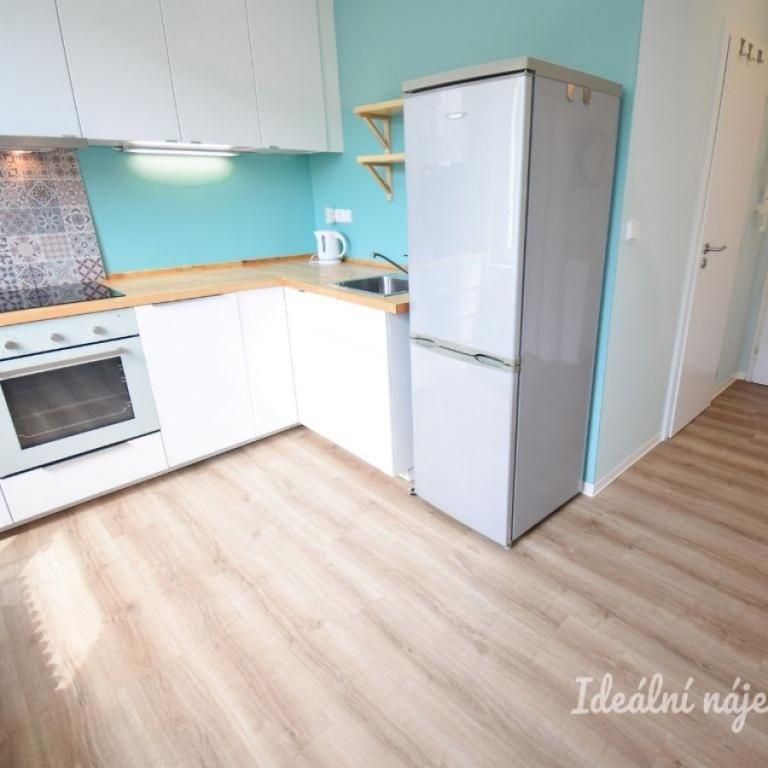 Pronájem bytuRenting an apartment 1+1, 32 m2 - Photo 1