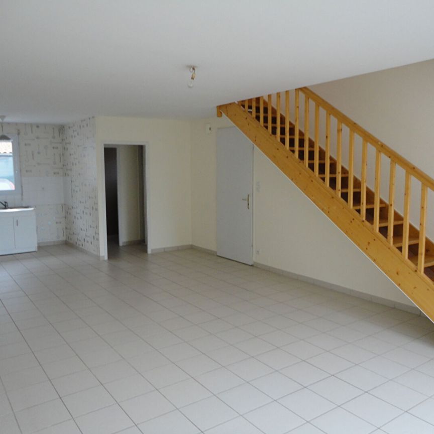 Location Maison 4 pièces 96m² - Photo 1