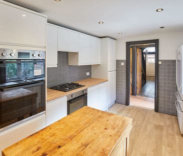 Victoria Terrace - Photo 3