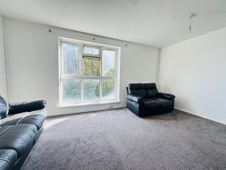 3 Bed Flat, Hoe St, E17 - Photo 2