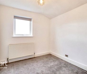 3 bedroom end of terrace house to rent - Photo 1