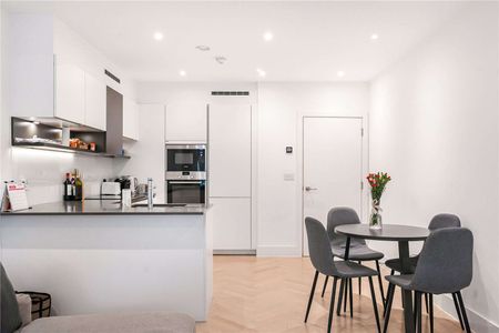 Large two bedroom apartment in a fantastic new development in the heart of Islington - Photo 2