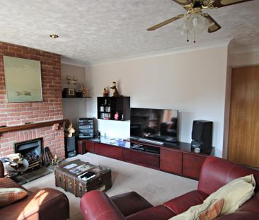 2 bedroom detached bungalow to rent - Photo 1