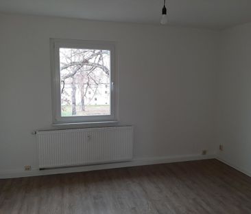 Renovierte 3 Zimmer in der 2 Etage erwarten Sie :) - Foto 3