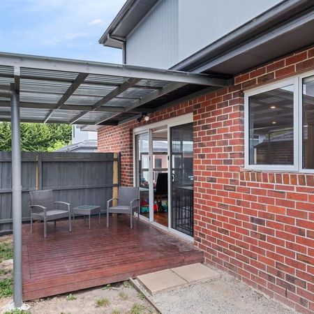 Stylish Townhouse, Highly Practical and Comfortable - Photo 5