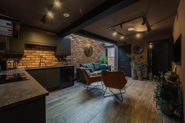 1 bedroom in a house share to rent - Photo 1