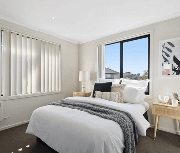 MODERN DELIGHT IN METRO VILLAGE!! - Photo 4