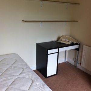 5 bed house with all bills included - Photo 2