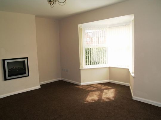 3 bedroom end of terrace house to rent - Photo 1