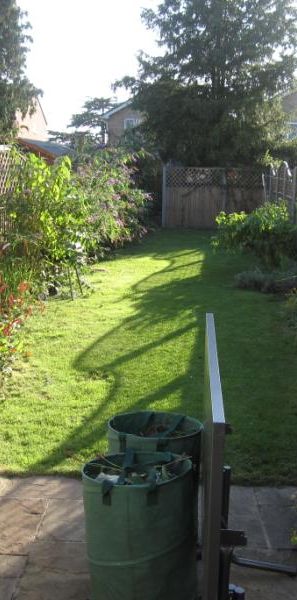 Clandon Avenue, Egham, Surrey, TW20 8LP - Photo 1