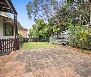 Original Four Bedroom Home on a 582sqm Block - Moment from Coogee B... - Photo 2