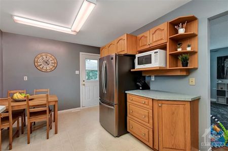 For Lease - 20 Dundegan Drive, Kanata, Ontario - Photo 3