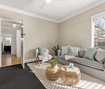 FAMILY HOME IN GREAT LOCATION! - Photo 5