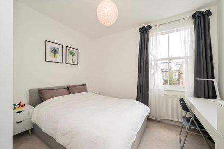 4 bedroom flat to rent - Photo 4