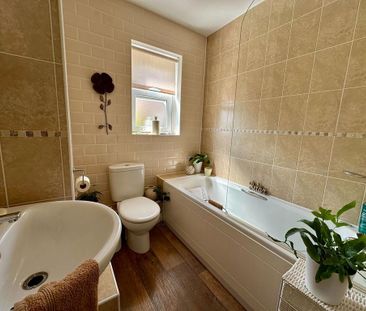 3 bedroom semi-detached house to rent - Photo 5