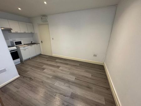 Studio to rent - Photo 4