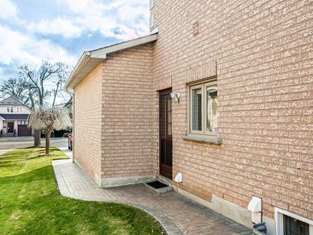 For Lease - 3986 Bloor Street, Toronto, Ontario - Photo 5