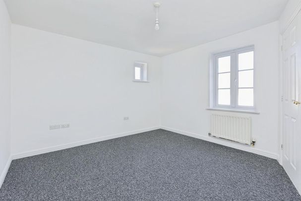 2 bedroom mews to rent - Photo 1