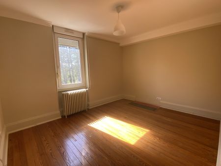 Location Appartement 4 pièces 102m² LE CREUSOT 71200 - Photo 2