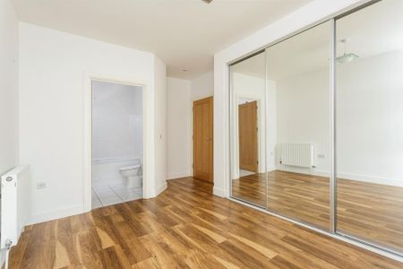 2 bedroom flat to rent - Photo 5