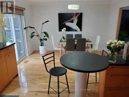 77A RUNNYMEDE ROAD - Photo 2