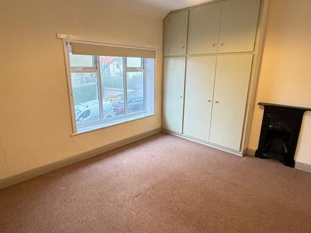 2 bedroom end of terrace house to rent - Photo 5