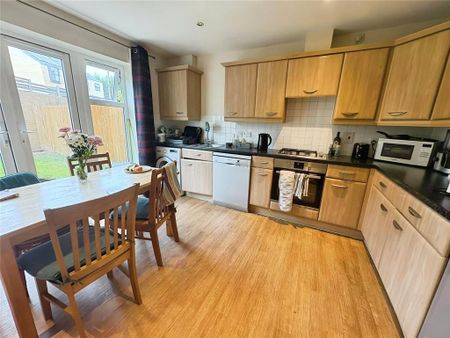 1 bedroom in a house share to rent - Photo 3