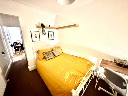 Room in a Shared House, Milton Road, SO15 - Photo 4