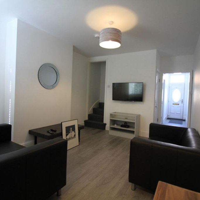 3 bedroom terraced house to rent - Photo 1