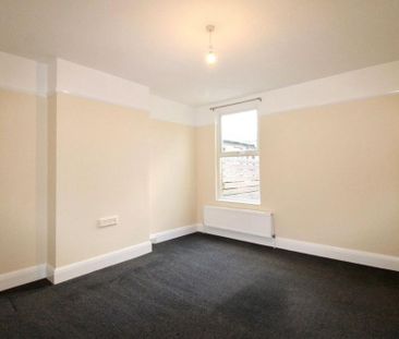 3 bedroom apartment to rent - Photo 4