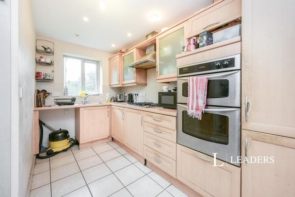 4 bedroom house to rent - Photo 1